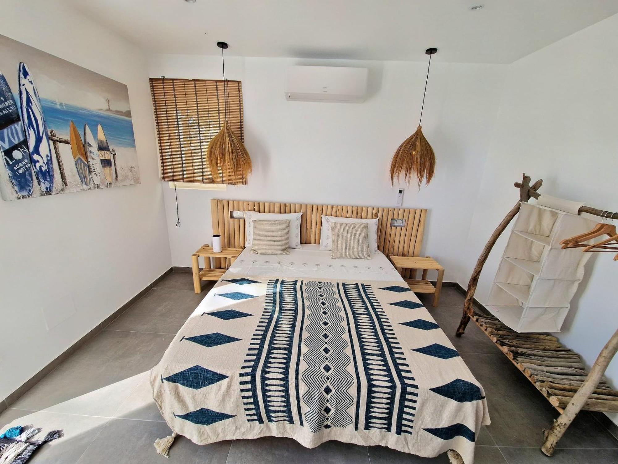 Villa Lomy 卡萨雷斯 外观 照片